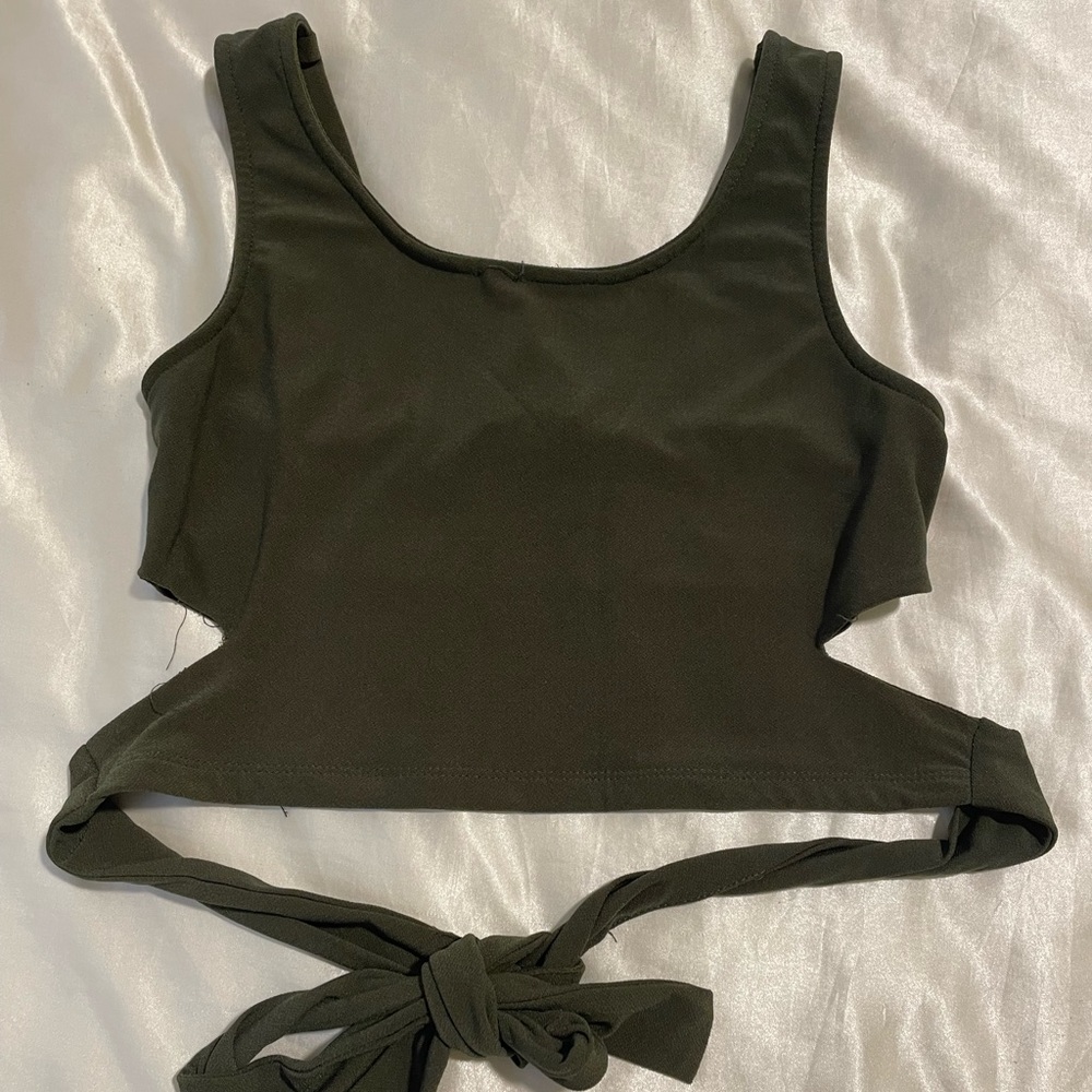 Back tie crop top
